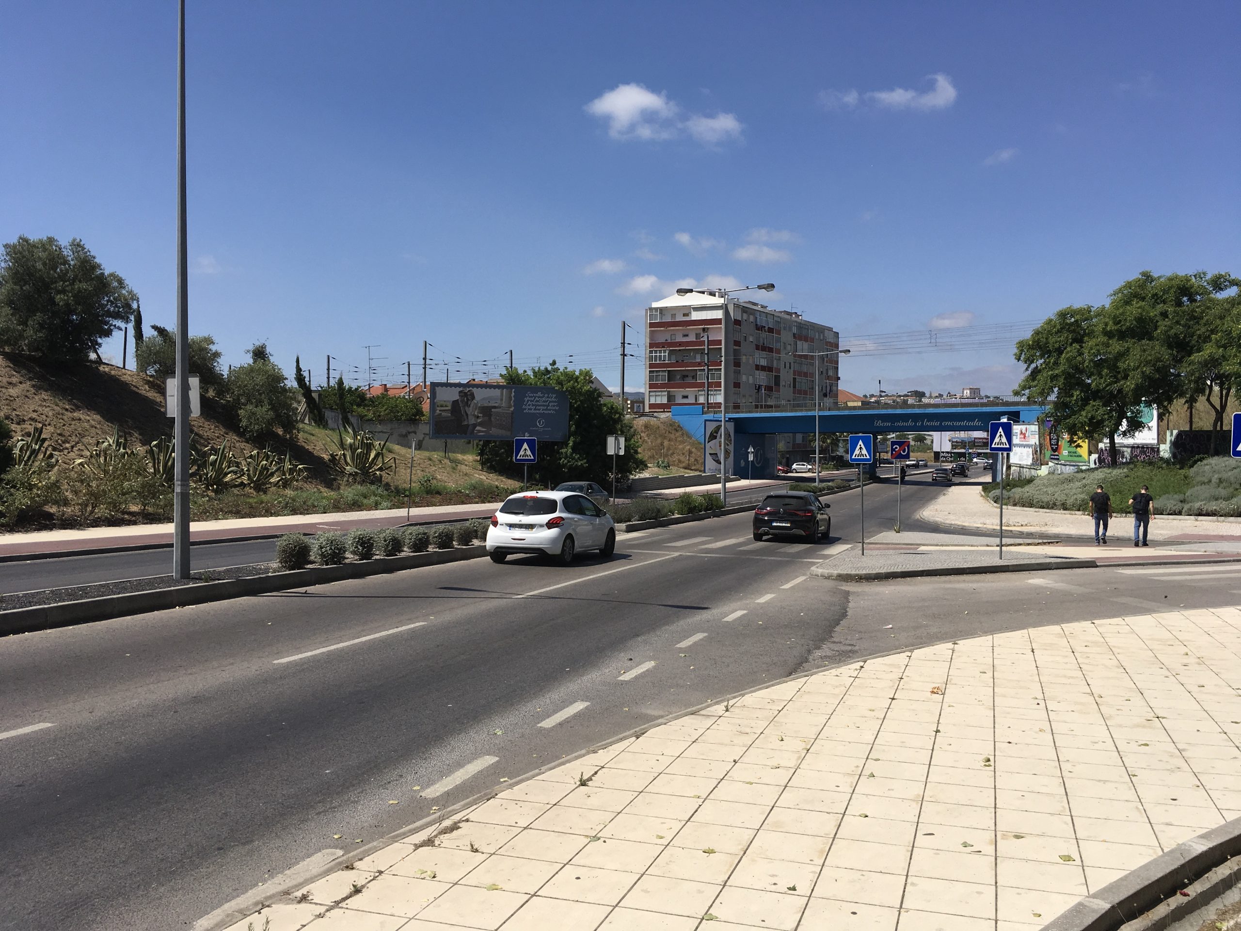 4s11nmxdfdzkstvn.moldura 108 E.n 10 Av Antero De Quental Junto Ao Centro Comercial Alegro.1